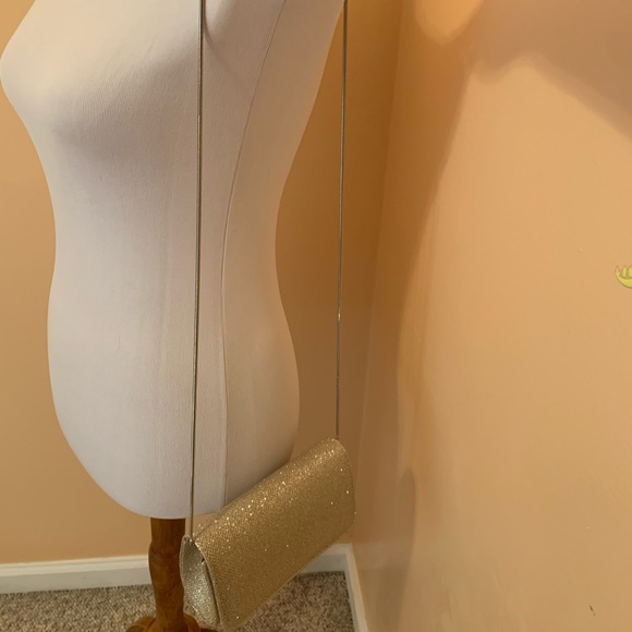 NWOT Estee & Lilly Gold Clutch Purse - Picture 11 of 11